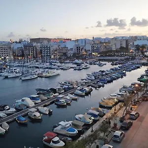 2 Bedroom, And Spacious With Sea View - 2 Msida