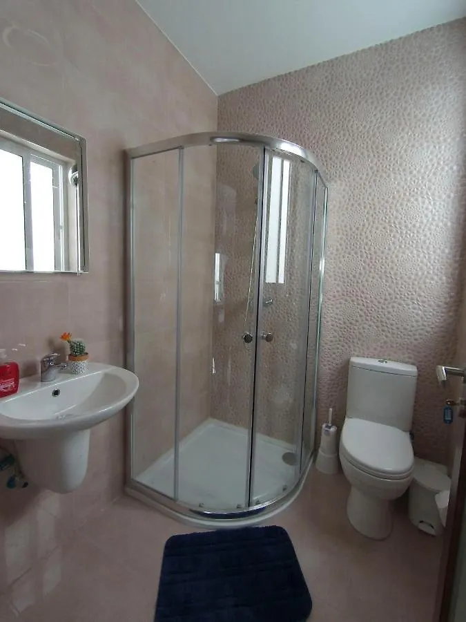 F10 Room 3, Private Room Two Single Beds Shared Bathroom In Shared Flat Msida Malta