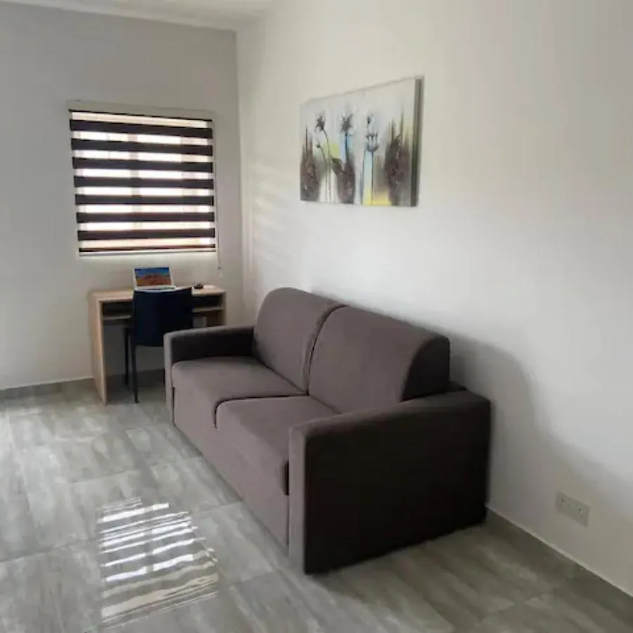 F10 Room 3, Private Room Two Single Beds Shared Bathroom In Shared Flat Msida Homestay
