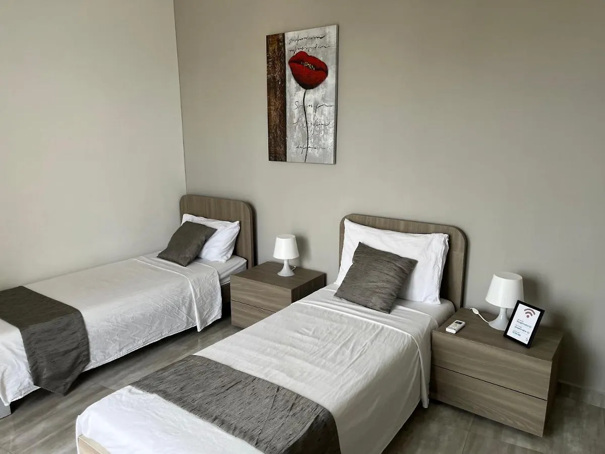 Homestay F10 Room 3, Private Room Two Single Beds Shared Bathroom In Shared Flat Msida